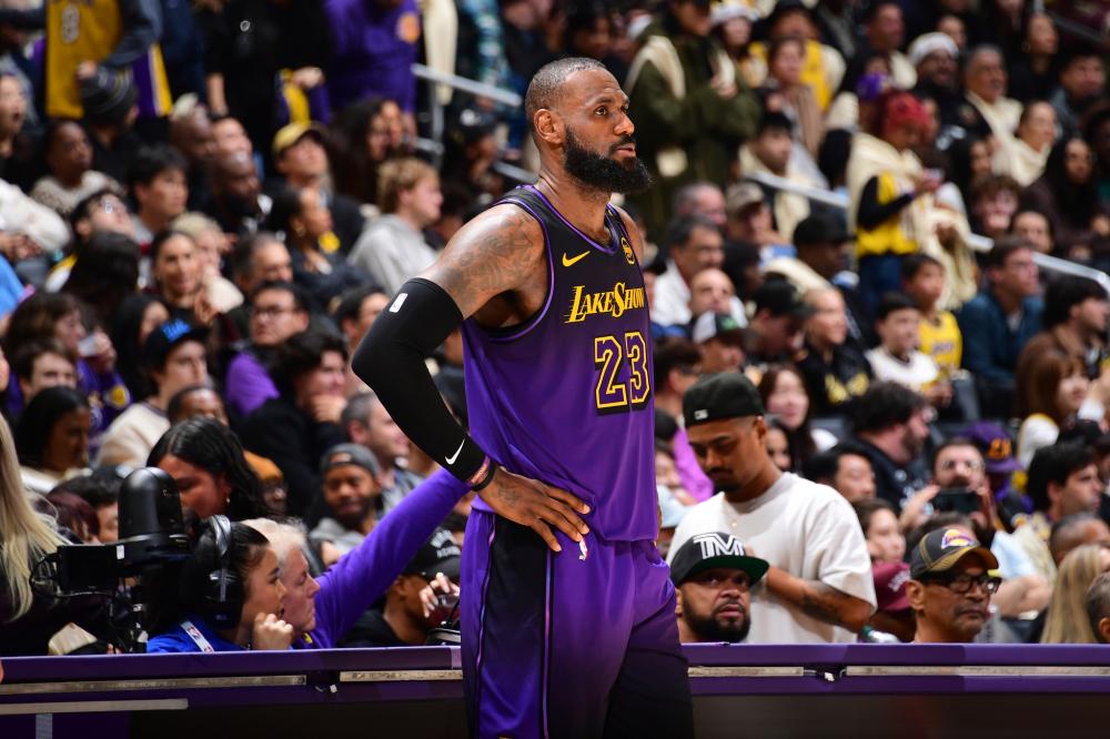 勒布伦在正 勒布伦在正